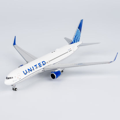 1:400 NGmodels United Airlines Boeing 767-300ER Passenger Airplane Diecast Model