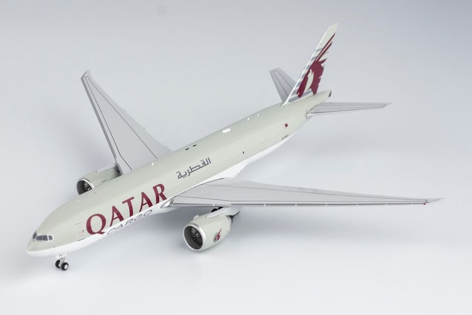 1:400 NG Model QATAR CARGO BOEING 777-200F Aircraft Diecast Plane Airplane Model