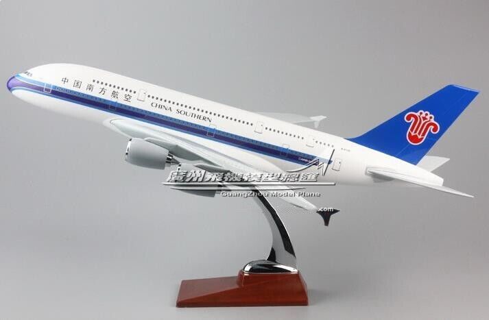 45CM 1:160 CHINA SOUTHERN AIRBUS A380 B-6136 Passenger Airplane Resin Model