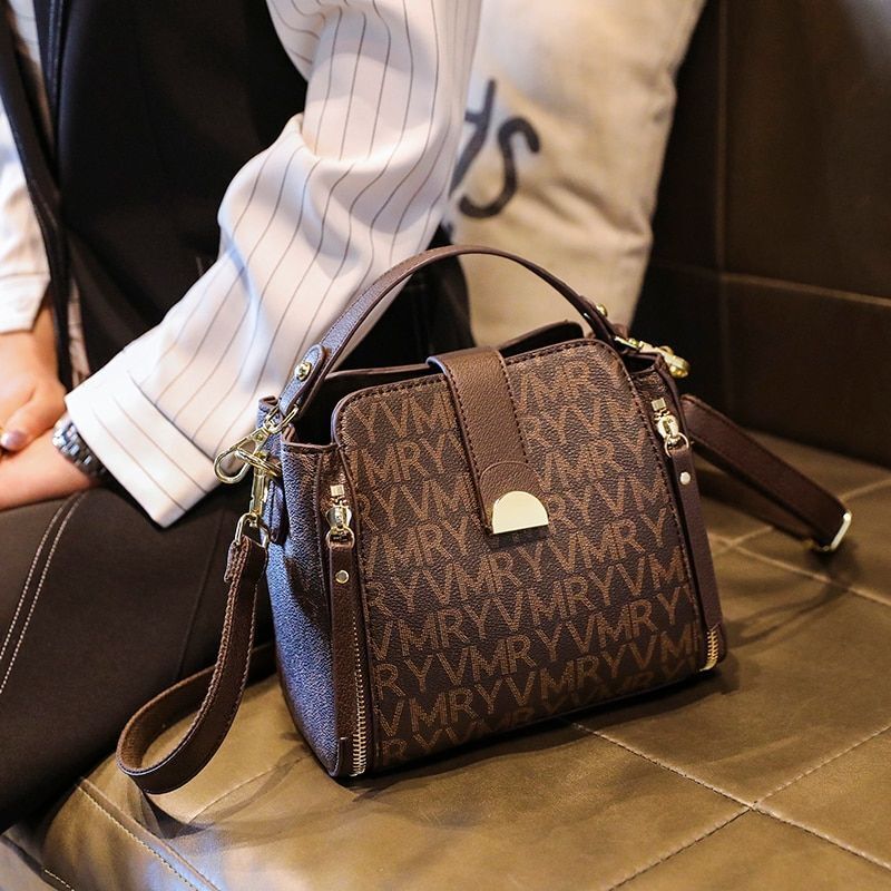 Short Handle Shoulder Bag Crossbody Interior Pocket Messenger Handbag 21*18*11CM