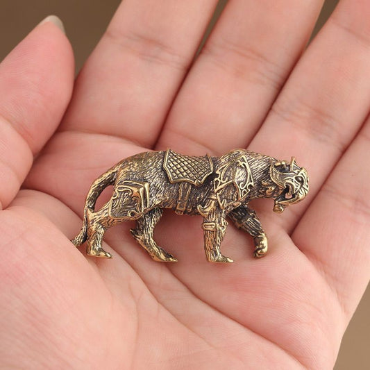 Pure Brass Saber-Toothed Tiger Ornament Armor Tiger Model Tea Pet Paperweight