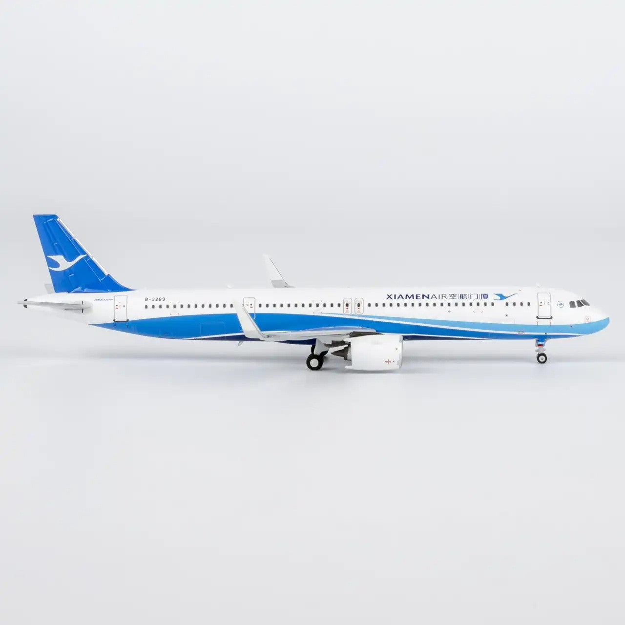 1:400 NGmodels XiamenAir Airbus A321neo Passenger Airplane Diecast Plane Model