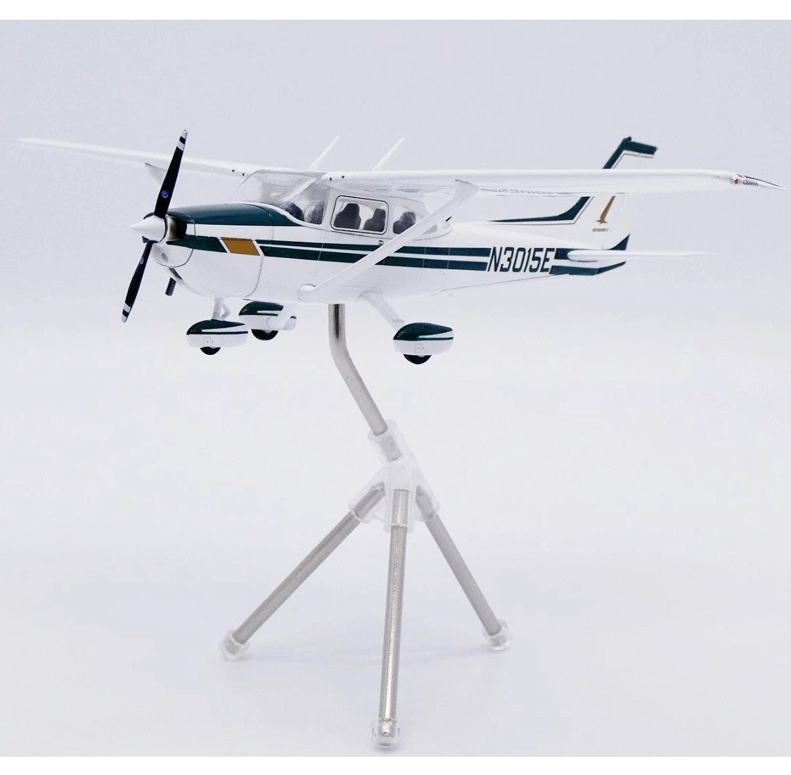 1:400 JC Wings Qantas Cessna 172 N3015E Passenger Airplane Diecast Plane Model