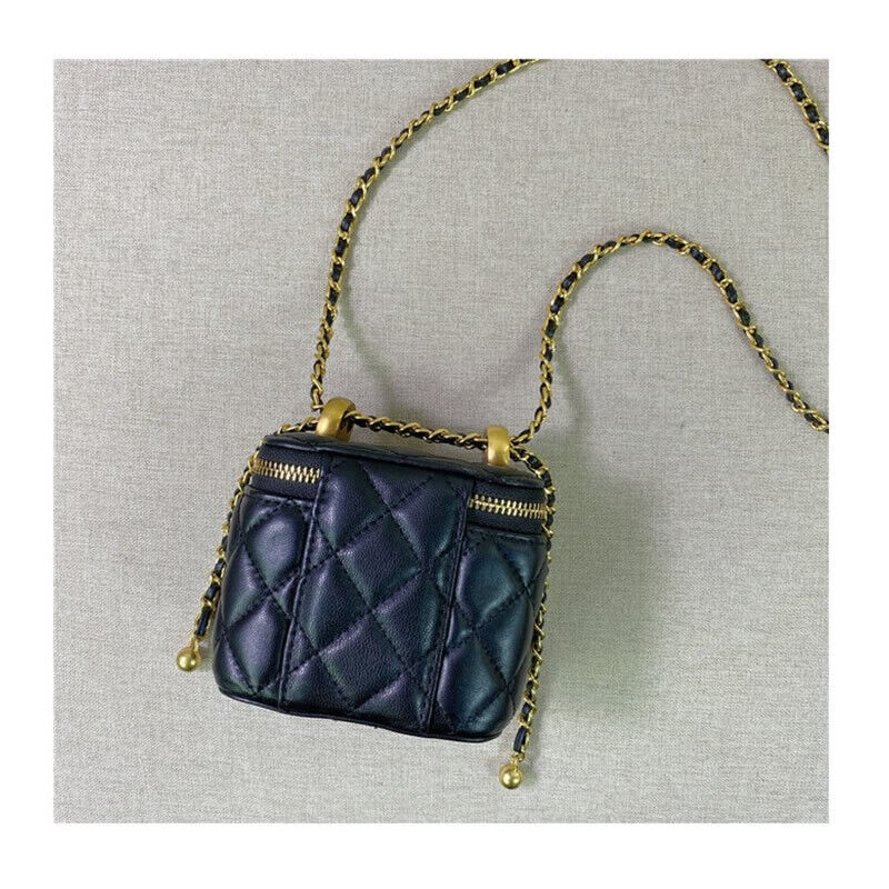 Quilted Lambskin Leather Vanity Case Adjustable Chain Crossbody Box Bag Purse