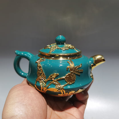 Chinese Yixing Zisha Clay Handmade Exquisite Teapot （描金珐琅彩壶 低款：周桂珍)