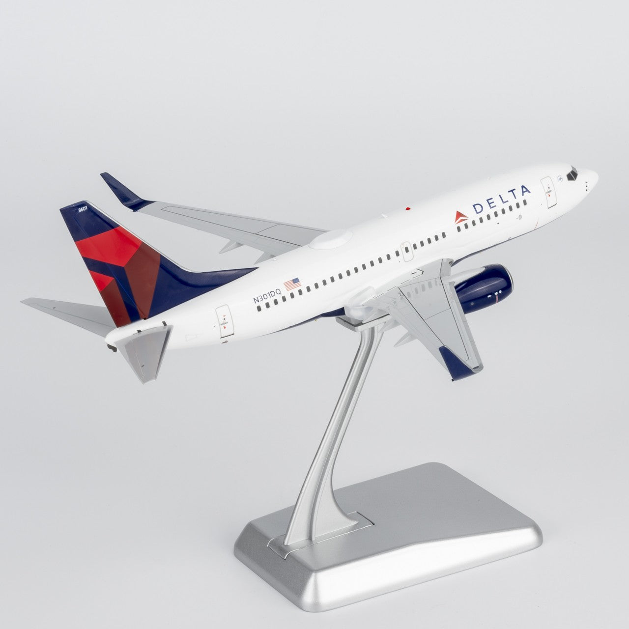 1:200 NGmodels Delta Air Lines B737-700 Passenger Airplane Diecast Plane Model