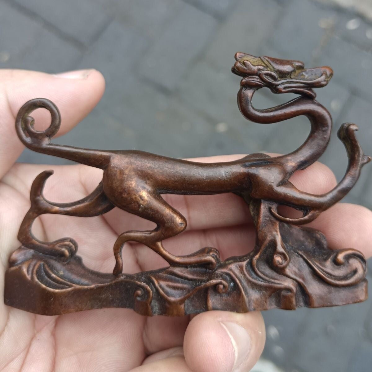 Art chinese fortune bronze dragon figure statue collectable tea pet table decor