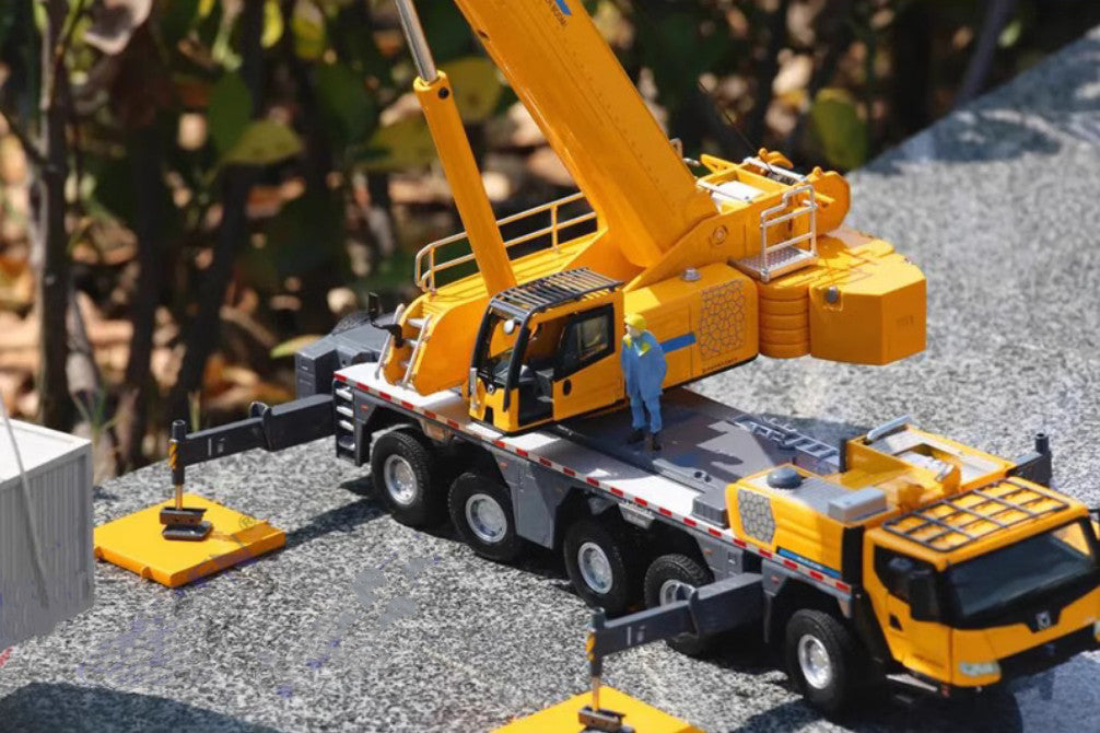 XCMG 1:50 XCA220 All Terrain Crane Construction Machine Vehicle Diecast Model