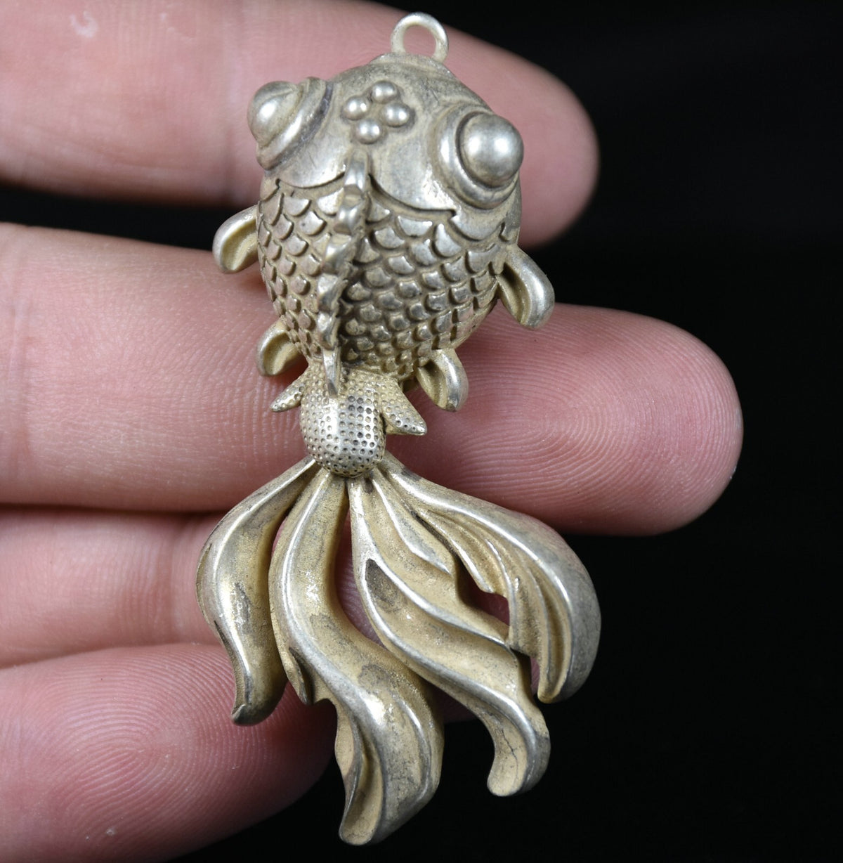 Collection Old China Tibet Silver Carving Lovely Fish Statue Amulet Pendant Gift