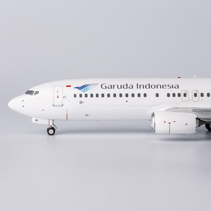 1:200 NG Models Garuda lndonesia B737-800/w Passenger Diecast Aircraft Model
