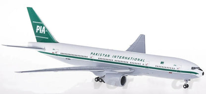1:200 32CM Hogan PIA PAKISTAN BOEING 777-200 Passenger Plane ABS Plastic Model