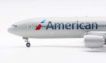 1:200 32CM InFlight American BOEING 777-200 Passenger Airplane Diecast Model