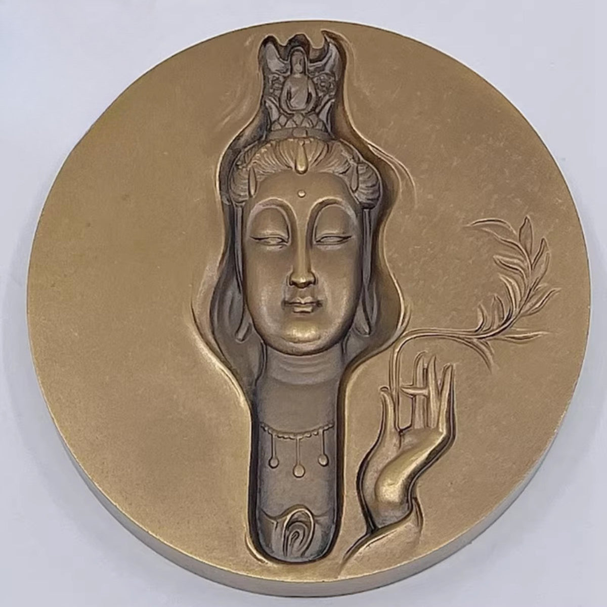 Brass Buddhist Guanyin Medal 6cm 2.3 inches Commemorative Collectibles Ornament -