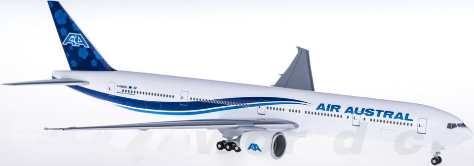 1:200 37CM Hogan AIR AUSTRAL BOEING 777-300ER Passenger Plane ABS Plastic Model