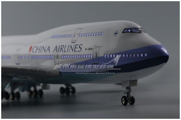 1:150 47CM CHINA AIRLINES B747-400 Plane Led Sound- controlled Light Resin Model