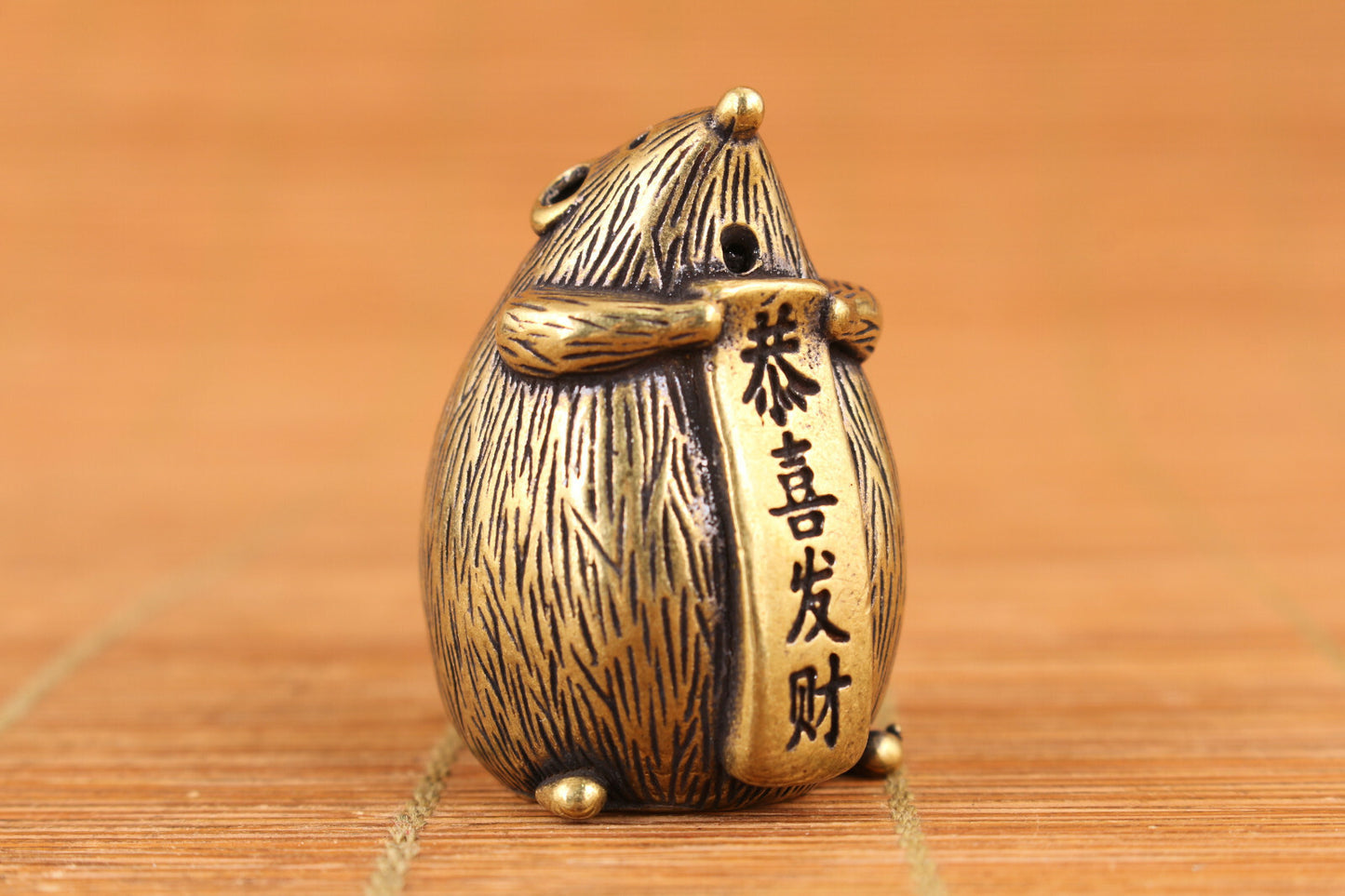 Fortune Chinese brass handmade hedgehog Statue figure Tea Pet hand piece Art