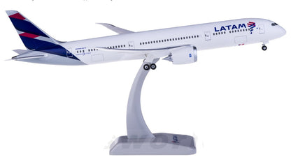 31CM 1:200 HOGAN LATAM BOEING 787-9 Passenger Airplane Solid ABS Plastic Model
