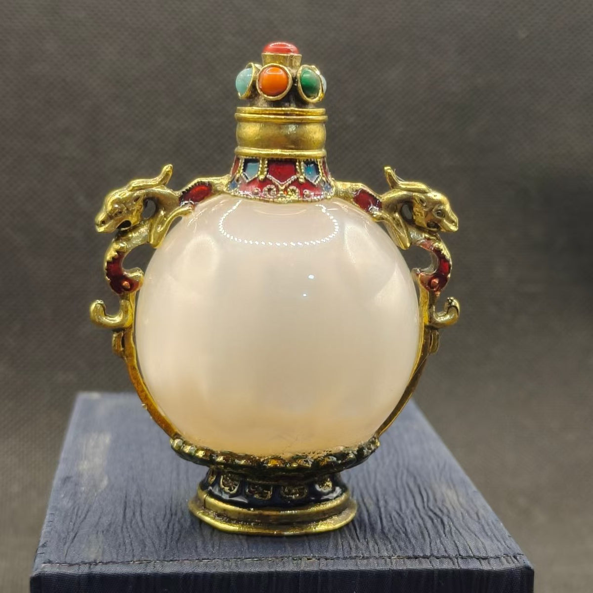 Rare Antique Jade Bottle UV Red Color Changing Chinese Artifact