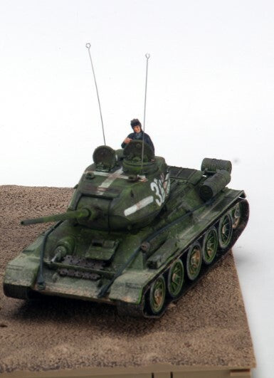 FOV SOVIET MEDIUM TANK T-34/85 36# Battle Weathering Version 1/32 DIECAST MODEL