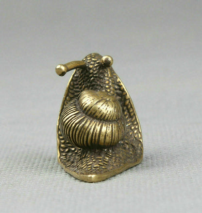 Rare Chinese old bronze handmade Small Snail Statue figure Tea pet decoration
