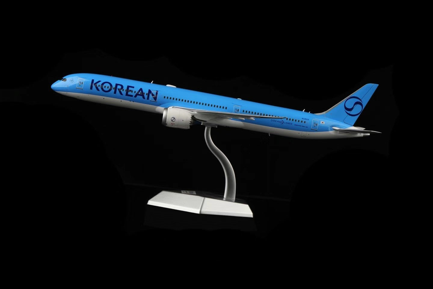 1:200 SQ Wings Korean Air Boeing 787-10 HL8515 Passenger Airplane Diecast Model