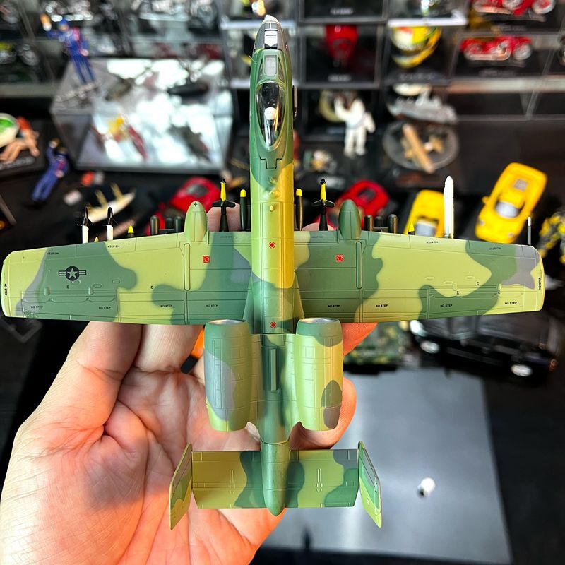 1: 100 A-10C Wart Pig Head Camo Coating Aircraft Model Alloy