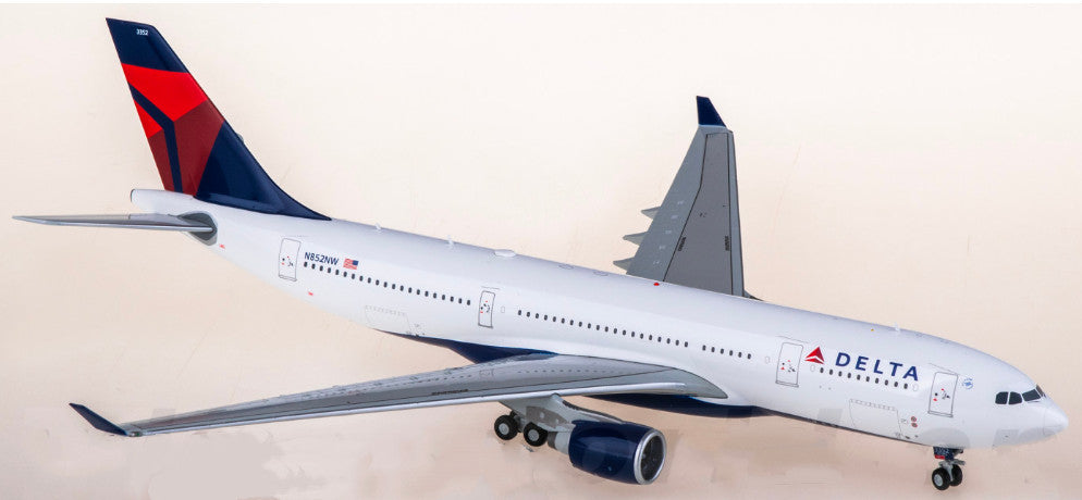 1:200 Geminijets Delta Air Lines Airbus A330-200 N852NW Airplane Diecast Model