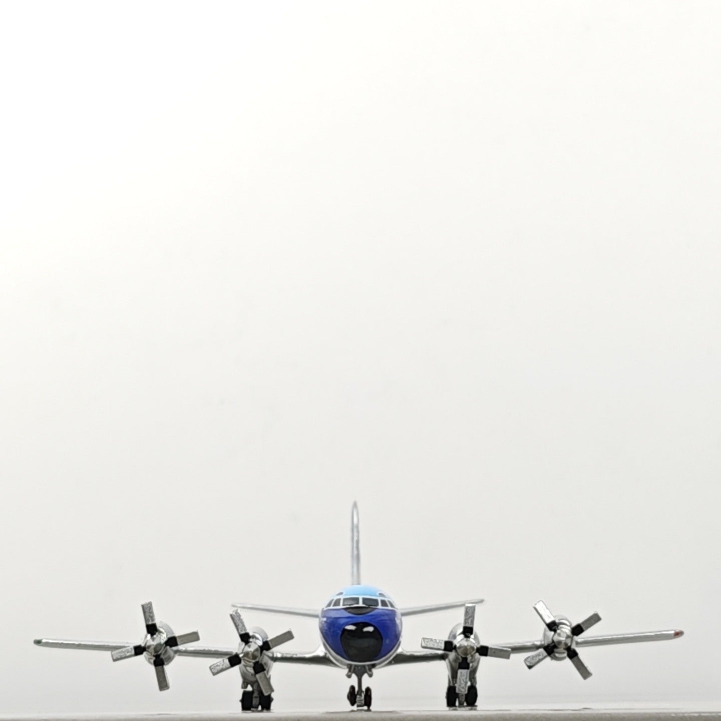 1:400 Aeroclassics TAME Airlines Lockheed L-188 Airplane Diecast Plane Model