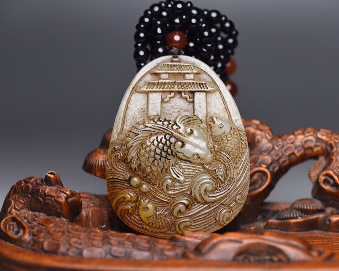 Chinese Old Natural Hetian Jade Carved Fish Statue Exquisite Pendant Jewelry Art