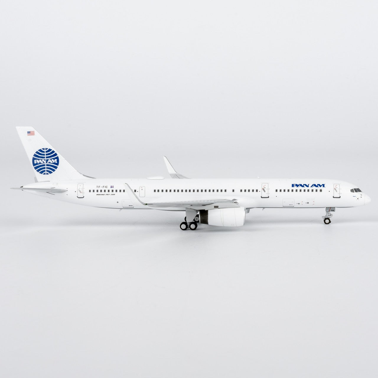 1:400 NGmodels Icelandair Boeing 757-200 Passenger Airplane Diecast Plane Model