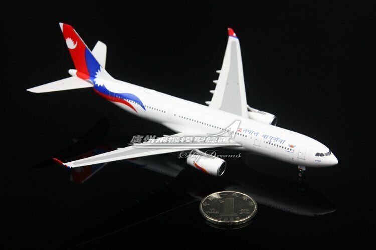 1:400 Phoenix Nepal Airlines AIRBUS A330-200 Passenger Airplane Diecast Model