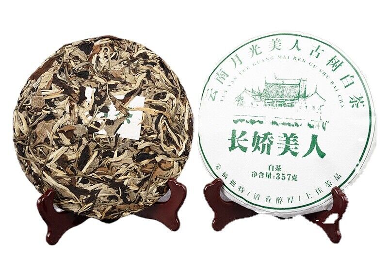 357g/cake Yunnan White Tea Old Tree Moonlight White Long Jiao Mei Ren White Te