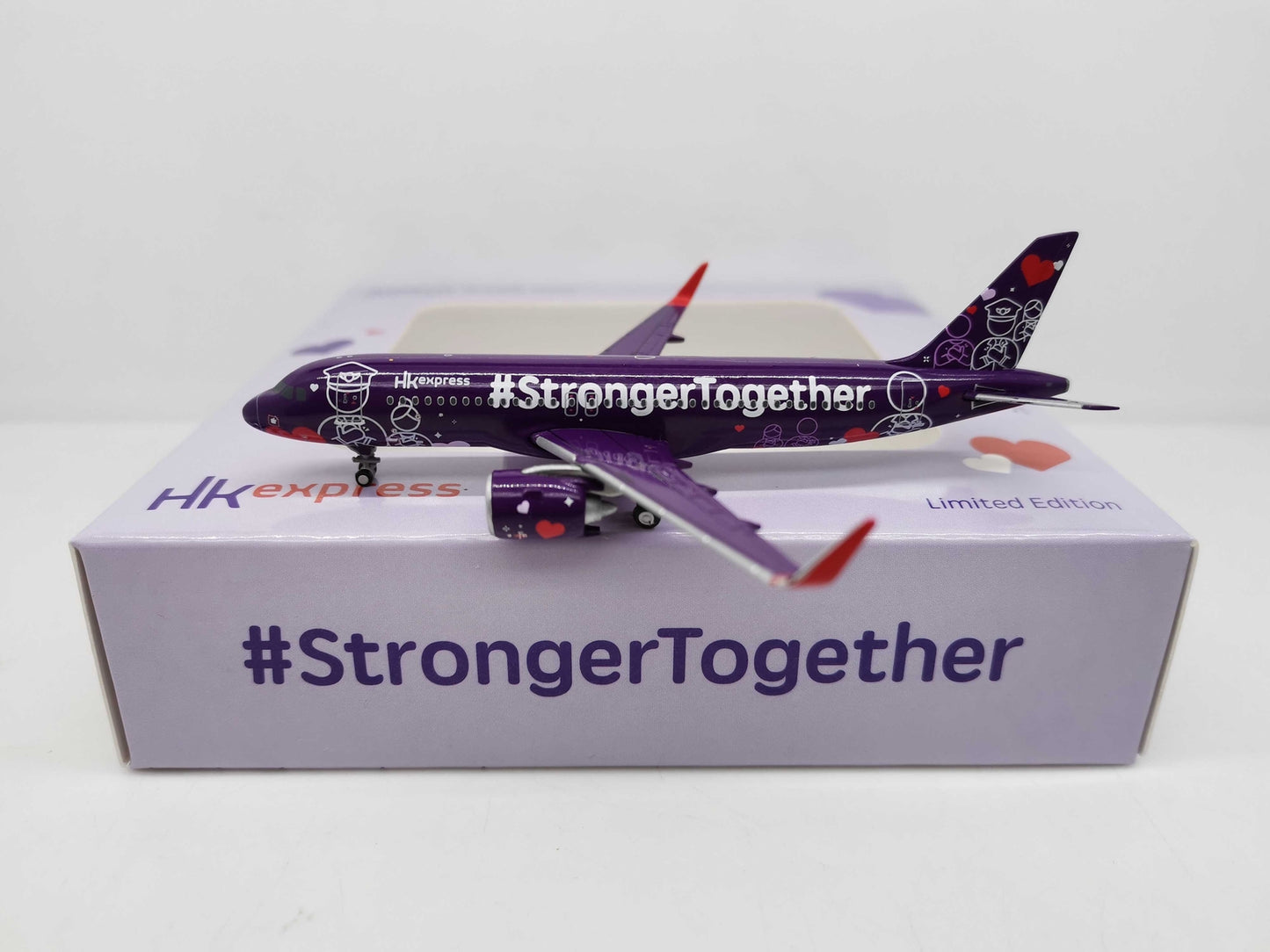 1:400 JC Wings HKexpress A320neo Passenger Airplane Diecast Aircraft Model