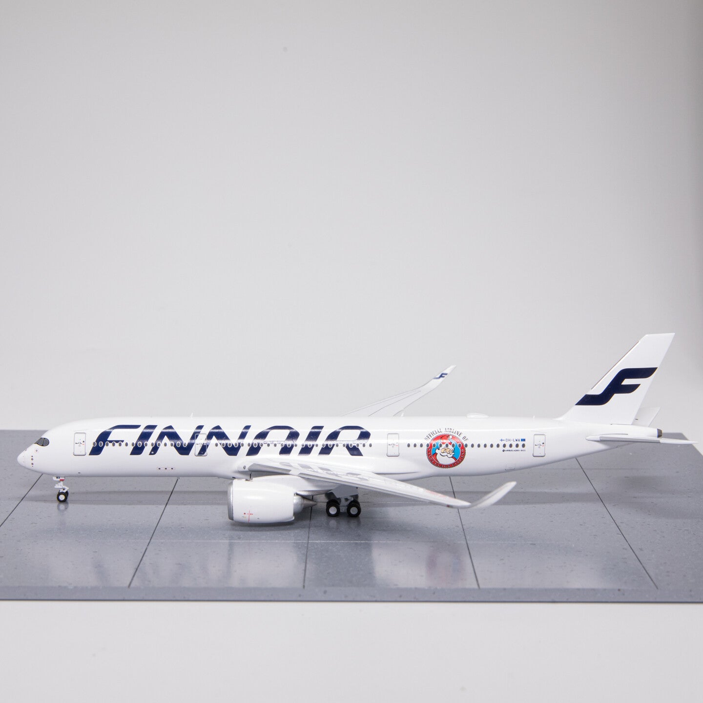 1:400 Panda FINNAIR AIRBUS A350-900 Passenger Airplane Diecast Aircraft Model