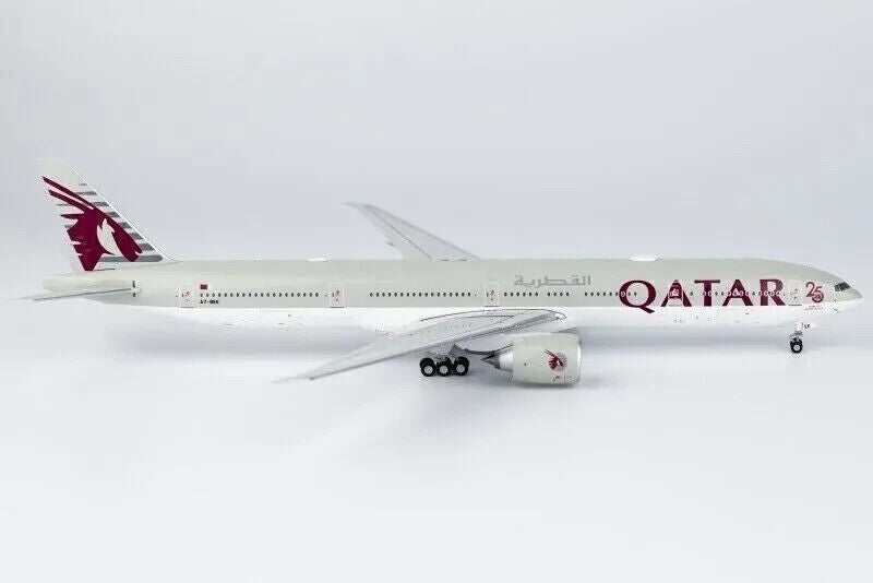 1:400 NG Model QATAR BOEING 777-300ER Passenger Airplane Diecast Aircraft Model