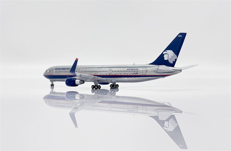 JC WINGS AEROMEXICO for Boeing B767-300ER XA-APB 1:400 Aircraft Pre-built Model