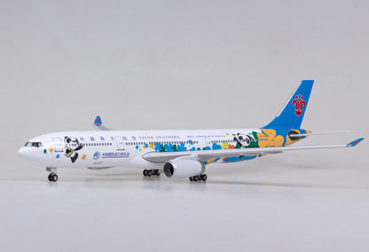 1:135 47CM CHINA SOUTHERN AIRBUS A330 Passenger Plane Landing Gear Resin Model