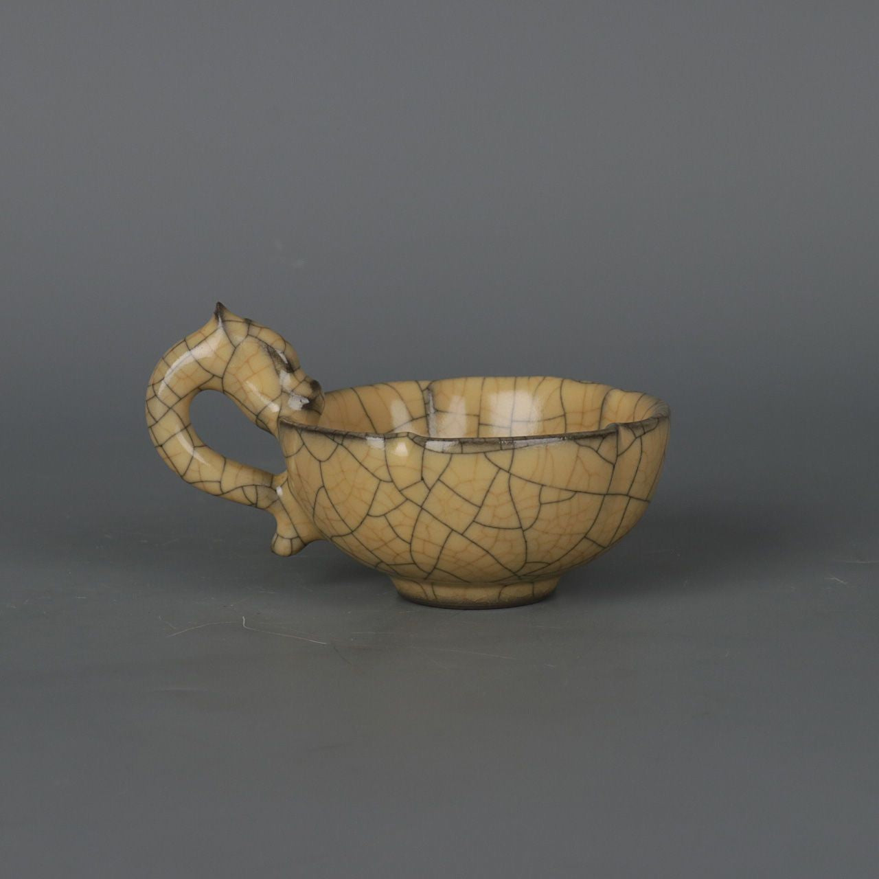 Song Kiln Iron Tire Yellow Glaze Dragon Handle Teacup Antique Porcelain Ornament