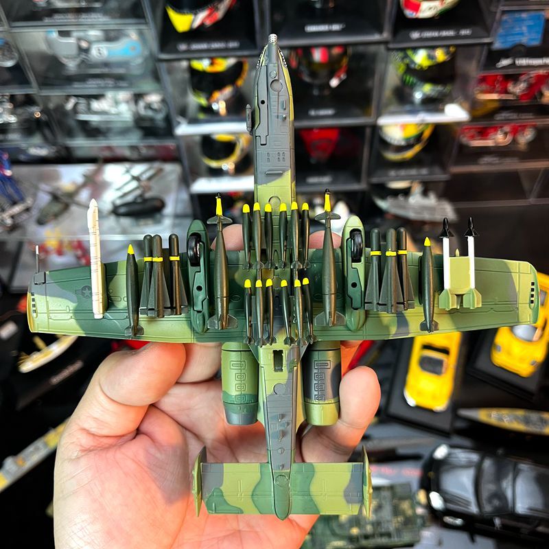 1: 100 A-10C Wart Pig Head Camo Coating Aircraft Model Alloy