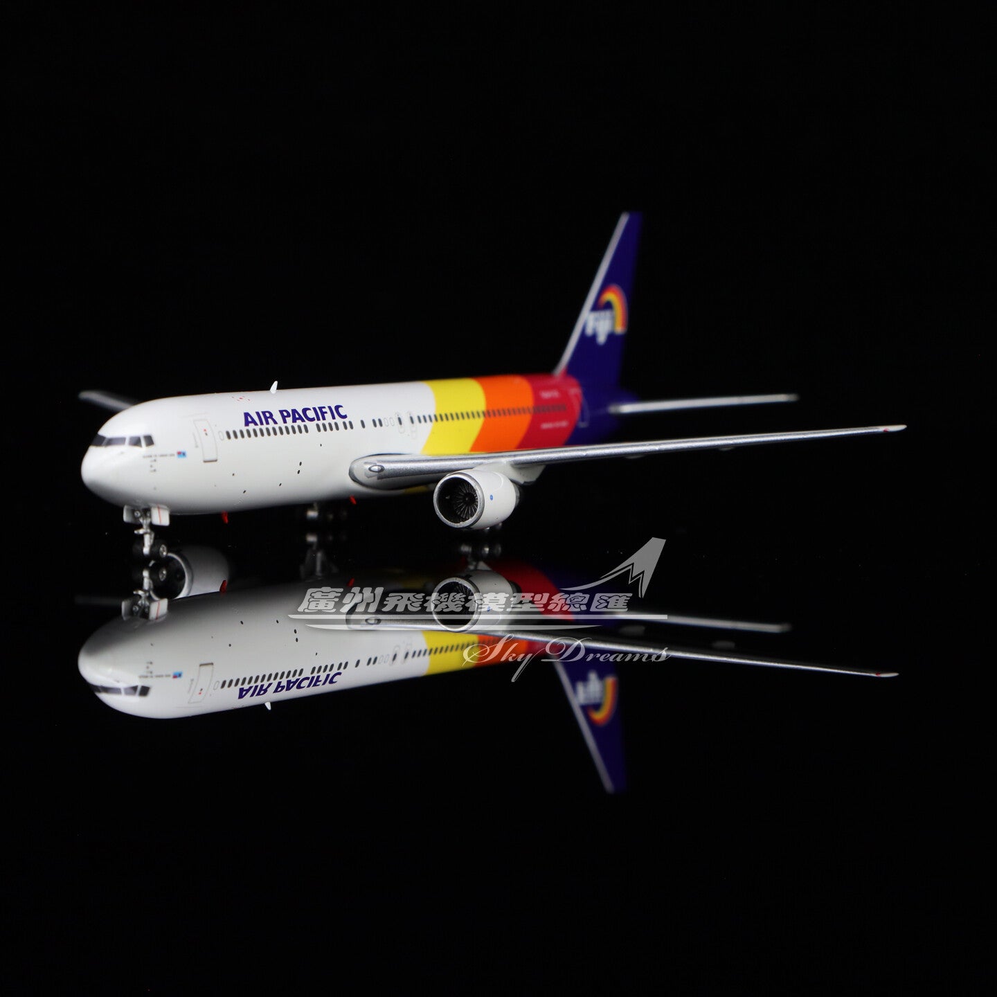 1:400 Phoenix AIR PACIFIC BOEING 767-300ER Passenger Airplane Diecast Model