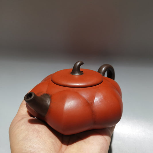 China Yixing Zisha Clay Handmade Exquisite Kung Fu Tea Set Teapot 品名：六方柿扁壶低款：周桂珍