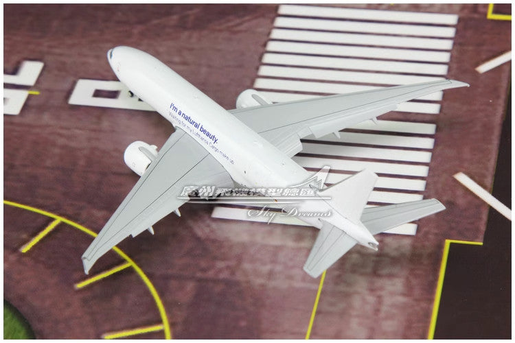 1:400 JC Wings Lufthansa BOEING 777-200LRF Airplane Flap Down Diecast Model