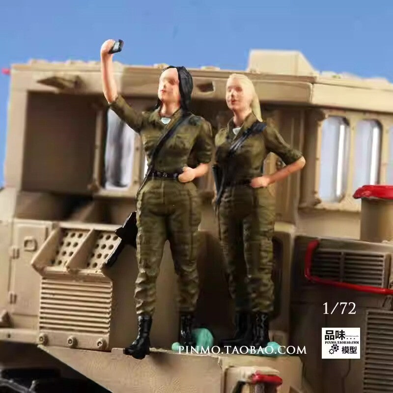 1/72 Israeli Female Soldier 2 Soldier Model