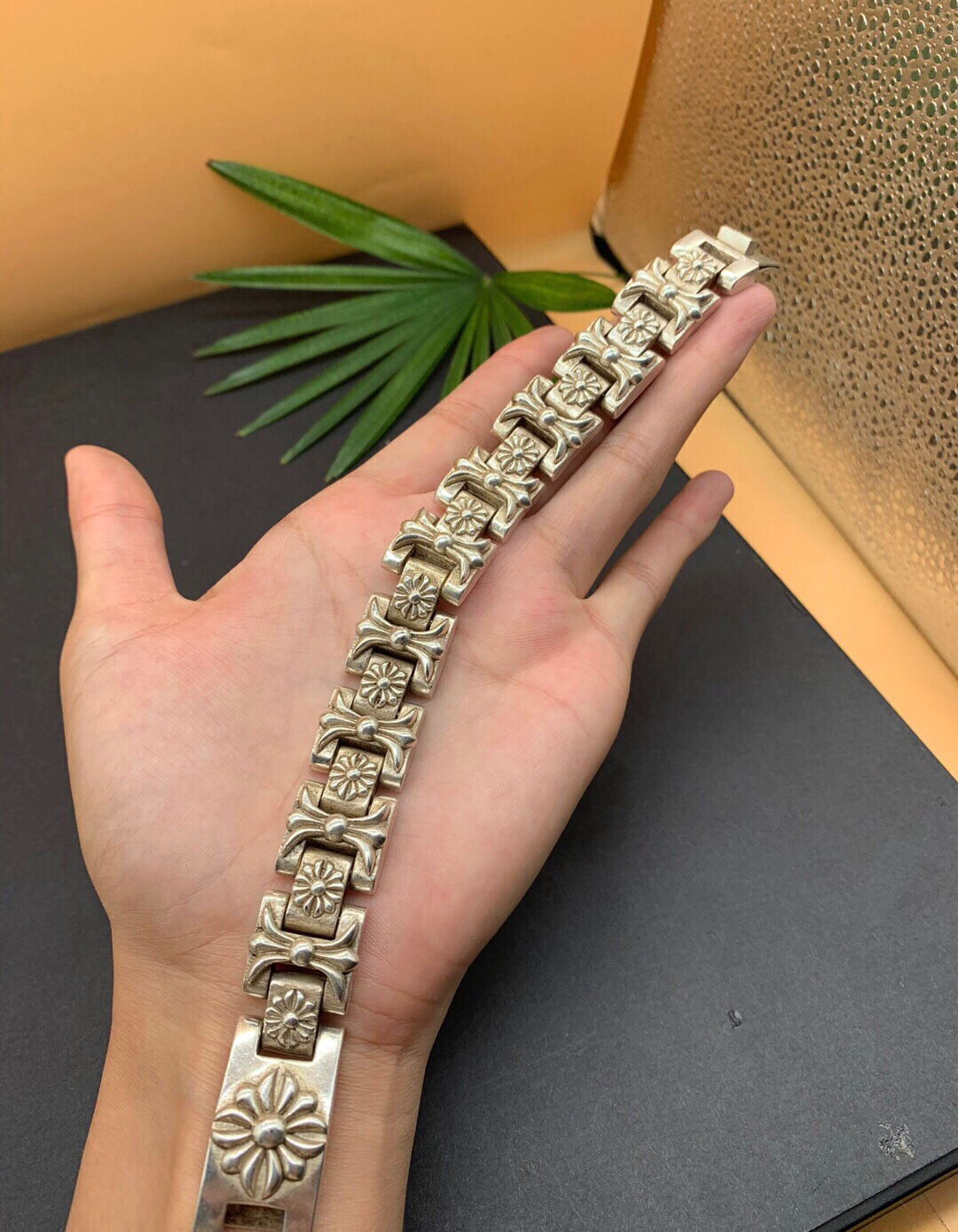 Asian chinese old miao silver hand cast statue bracelet jewel cool gift