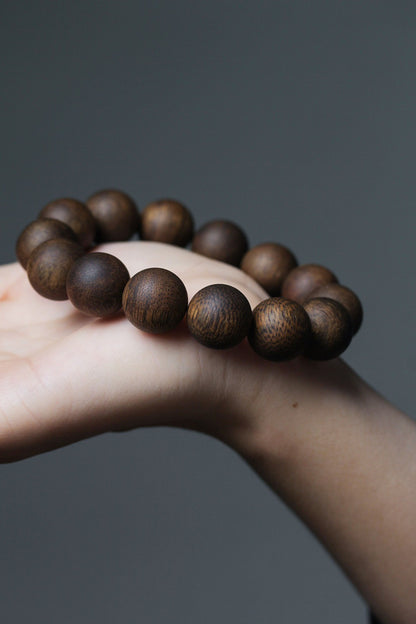 16mm Chinese Natural Eaglewood Handmade Exquisite Bracelets 30623