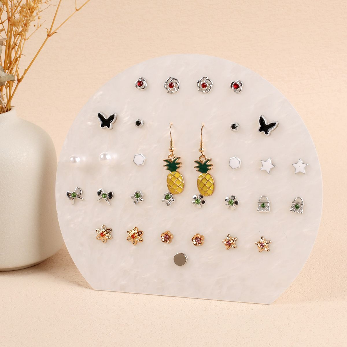 Jewelry Display Holders Heart Shaped Transparent Earrings Bracelet Storage Shelf