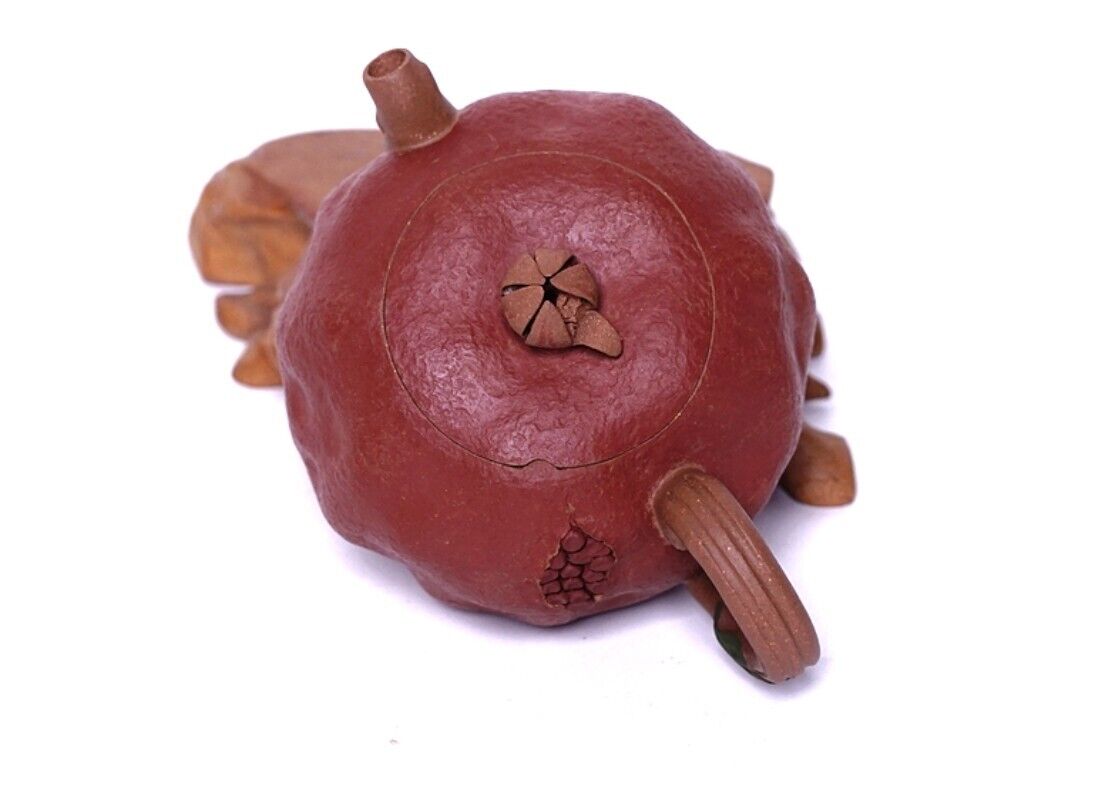 3 Piece Set of Handmade Purple Sand Tea Pots in Yixing, China, Du Ankle Pomegranate Gongfu Cup-