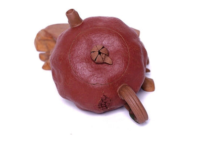 3 Piece Set of Handmade Purple Sand Tea Pots in Yixing, China, Du Ankle Pomegranate Gongfu Cup-