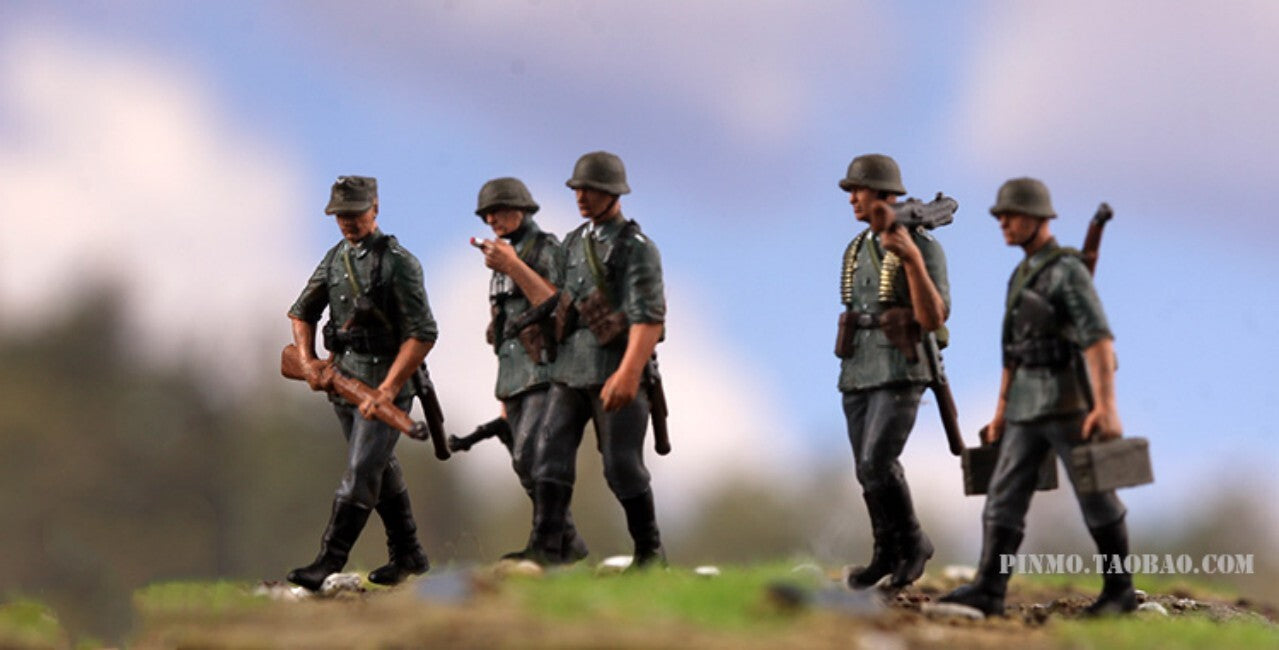 1/72 German Marching Group 5 Soldier Finished Model