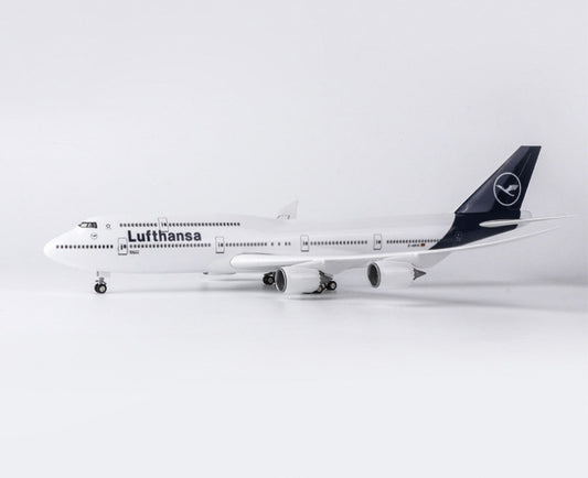 1:160 47CM Lufthansa BOEING 747-8 Aeroplane Landing Gear Resin Aircraft Model